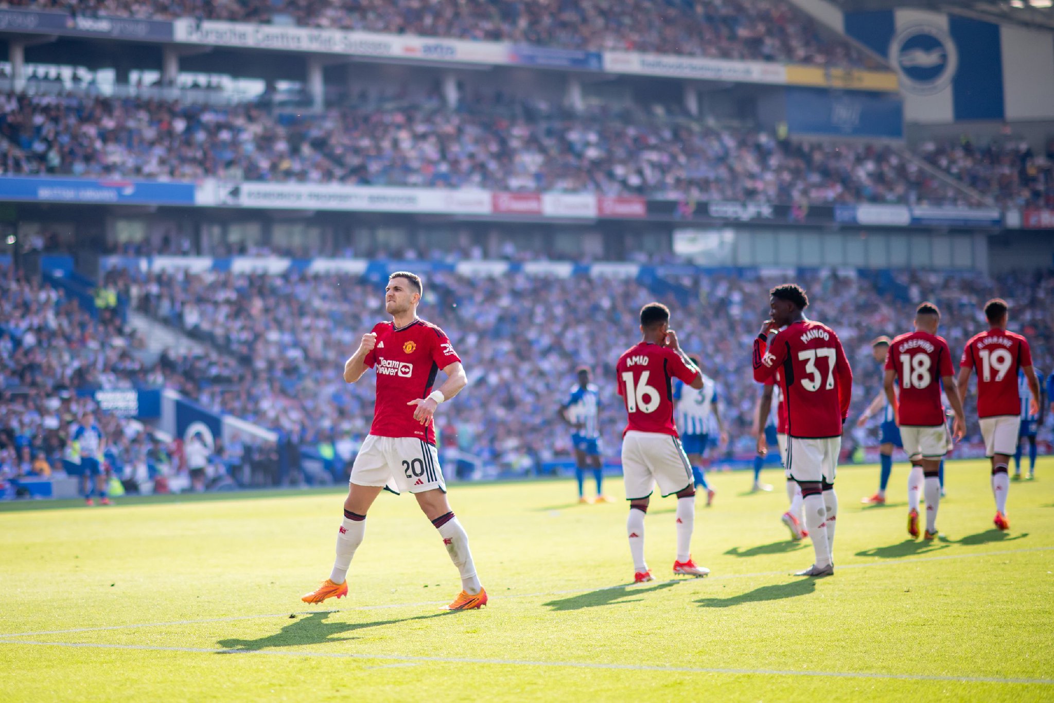 色彩灵感｜鲜艳色彩搭配的包装设计